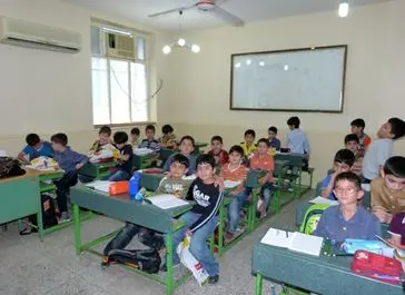 معلمان ابتدایی به خاطر مزایا در مقاطع بالا تدریس می‌کنند