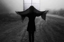 راضیه از زندگی برباد رفته می گوید! / شوهرم به بهانه تماشای فوتبال در خانه دوستانش چه کرد؟!