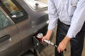 اعتراض شدید مجلس به پنهان‎کاری دولت / سهمیه‎بندی بنزین در سال ۹۸ منتفی می‌شود؟