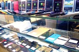 ۶ هزار گوشی تلفن همراه یک گرانفروش توقیف شد