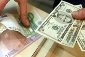 دلار در آستانه سقوط تاریخی دیگر