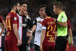 رونالدو قد کوتاه فلورنزی را به تمسخر گرفت