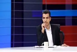 طعنه تلخ فردوسی‌پور به فروختن دکور برنامه نود