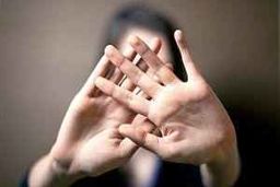 تنبیه عجیب و وحشیانه زن خدمتکار توسط کارفرمای سعودی‌اش + عکس