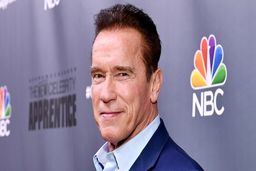 حمله یک ناشناس به آرنولد در آفریقای جنوبی + فیلم