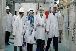 بازدید رسانه‌ای‌ها از غنی‌سازی نطنز و چند نکته / دوربین‌های آژانس چگونه تاسیسات ایران را رصد می‌کنند؟