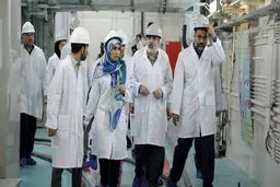 بازدید رسانه‌ای‌ها از غنی‌سازی نطنز و چند نکته / دوربین‌های آژانس چگونه تاسیسات ایران را رصد می‌کنند؟