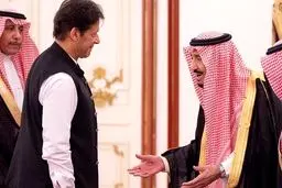 رفتار تحقیرآمیز نخست‌وزیر پاکستان با پادشاه سعودی + فیلم