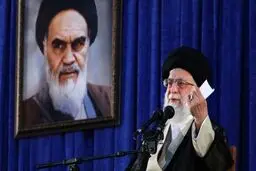 رهبر انقلاب: علی رغم شیطنت‌ها، از جاذبه امام (ره) کاسته نشده است