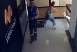 نجات پسر خردسال توسط مادر فداکار در آخرین لحظه! + فیلم