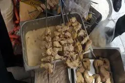 کشف قیمه‌های یخ زده چندبار پخته شده و گوشت‌های فاسد در بزرگترین شهربازی پایتخت + عکس