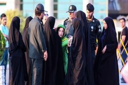 اگر «پونز» مسئله حجاب را حل کرد، گشت ارشاد و گزارش مردمی هم می‌کند