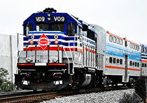 له شدن خودروی تاکسی زیر چرخ‌های قطار با ۵ کشته + فیلم