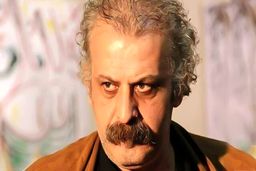 بازداشت شاعر مشهور برای یک اقدام عجیب/ عکس