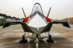 جنگنده قاهر ۳۱۳، یک پنهانکار از نوع ایرانی + تصاویر