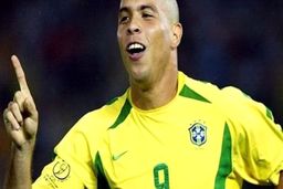 چرا انتقال رونالدو به بارسلونا منتفی شد؟