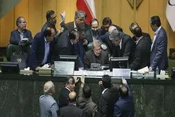 همه مردانِ رییس مجلس