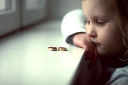 پژوهش های جالب درباره آثار طلاق بر کودکان: از تصورات غالب تا واقعیت های علمی (+ ۱۰ توصیه کاربردی برای والدینی که از هم جدا شده اند)