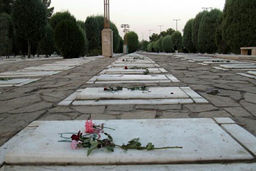 سنگ قبرها دزدیده می‌شوند!