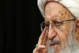 نظر آیت‌الله مکارم نافی ورود زنان به ورزشگاه‌ها نیست