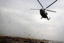 سقوط مرگبار دو نظامی هنگام اجرای یک نمایش هوایی+فیلم