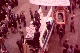 تلویزیون به چه دلیل ۱۱ بار حرف‌های روحانی پس از کودتای نوژه را پخش کرد؟ /اختلاف مالی دارید، اینجا تلافی نکنید