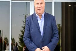 حمله بی‌سابقه پروین به وزیر و داورزنی به خاطر پرسپولیس و استقلال؛ اجازه نمی‌دهیم از قوطی مدیر دربیاورید