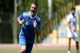 در این جاده ها بمان آقای استراماچونی