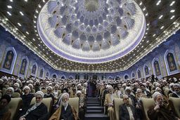 حمله عضو جامعه مدرسین به آیت الله یزدی: برای مطرح کردن خودش صحبت می کند / اگر رهبری یک نفر فدایی داشته باشد آقای روحانی است