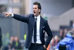 استراماچونی در فرودگاه متوقف شد!