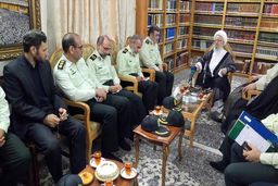 آیت‌الله مکارم: می‌گویند با مفسدان اقتصادی برخورد می‌کنیم ولی ما نمی‌بینیم