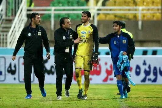 مدیرعامل استقلال به حسینی: از مجیدی و رحمتی یاد بگیر