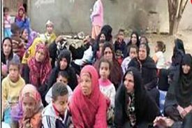 ورود آقایان به این روستا ممنوع / زنان طلاق داده شده اینجا در امان هستند+ عکس