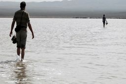 چگونه زندانیان سیاسی را به دریاچه قم می‌انداختند