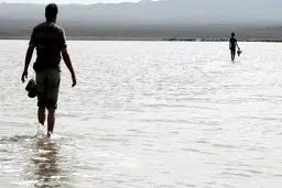 چگونه زندانیان سیاسی را به دریاچه قم می‌انداختند