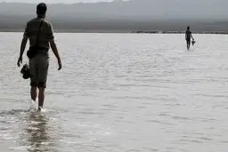 چگونه زندانیان سیاسی را به دریاچه قم می‌انداختند