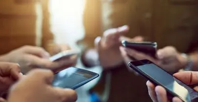 بلایی که استفاده مداوم از تلفن همراه بر سرتان می‌آورد!