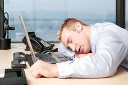 ۵ دلیل برای چرت زدن