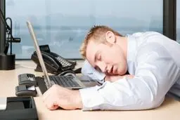 ۵ دلیل برای چرت زدن