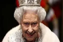 ۵ کار ساده‌ای که ملکه انگلستان هرگز انجام نداده است