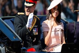 شاهزاده هری و مگان مارکل باحجاب در مسجد + تصاویر