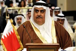 وزیر خارجه بحرین پس از حمله به تاسیسات نفتی عربستان، کجا غیبش زد؟! + فیلم