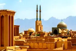 قدیمی‌ترین خودروی ایران در خانه یک یزدی است