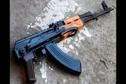 مرگ سارق پس از ربودن کلاشنیکف پلیس