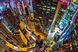 عکاسی دلهره‌آور از آسمان‌خراش‌‌های هنگ کنگ+تصاویر