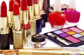چگونه لوازم آرایشی تقلبی را تشخیص بدهیم؟