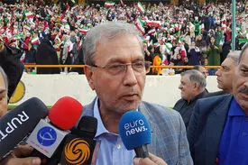 علی ربیعی: زیر بار فشار تیم B نرفتیم، زیر بار فشار فیفا برویم؟