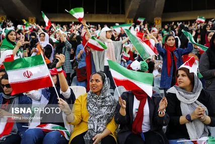 لبخند آزادی به زنان