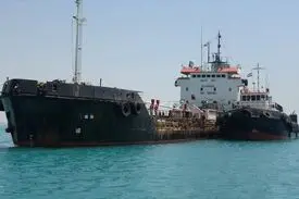 توقیف شناور حامل سوخت قاچاق در آب‌های آبادان