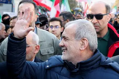 حضور رئیس‌جمهور در راهپیمایی ۲۲ بهمن